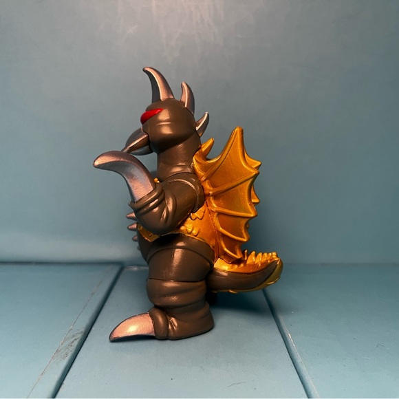 Godzilla (70th Anniversary) Mystery Minis - Gigan 1/24 - Picture 5 of 8